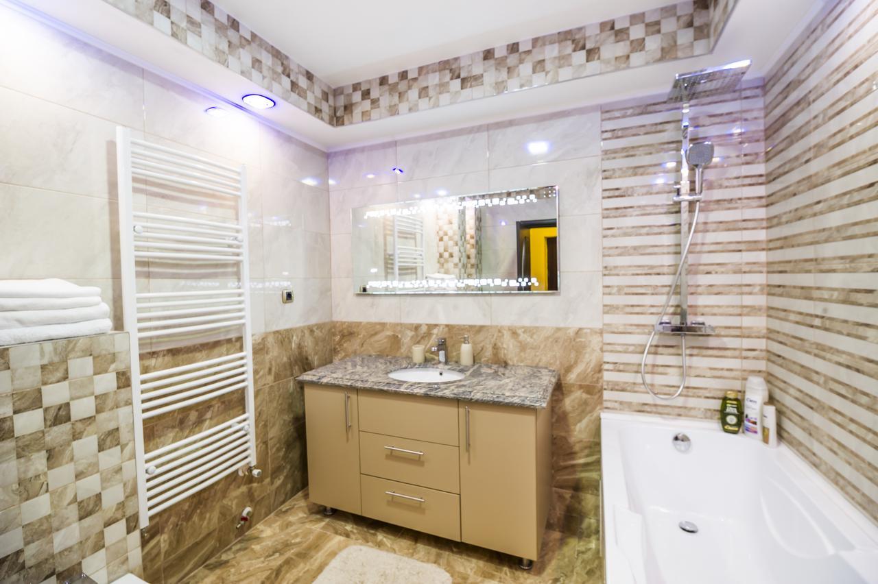 ISARAN Grand Studios Braşov Esterno foto